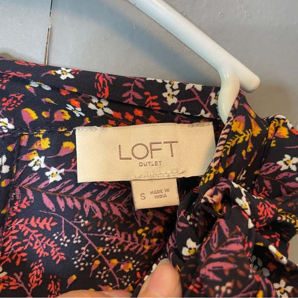 Loft Black Floral Sleeveless Highneck Tank Top size small - Picture 4 of 8